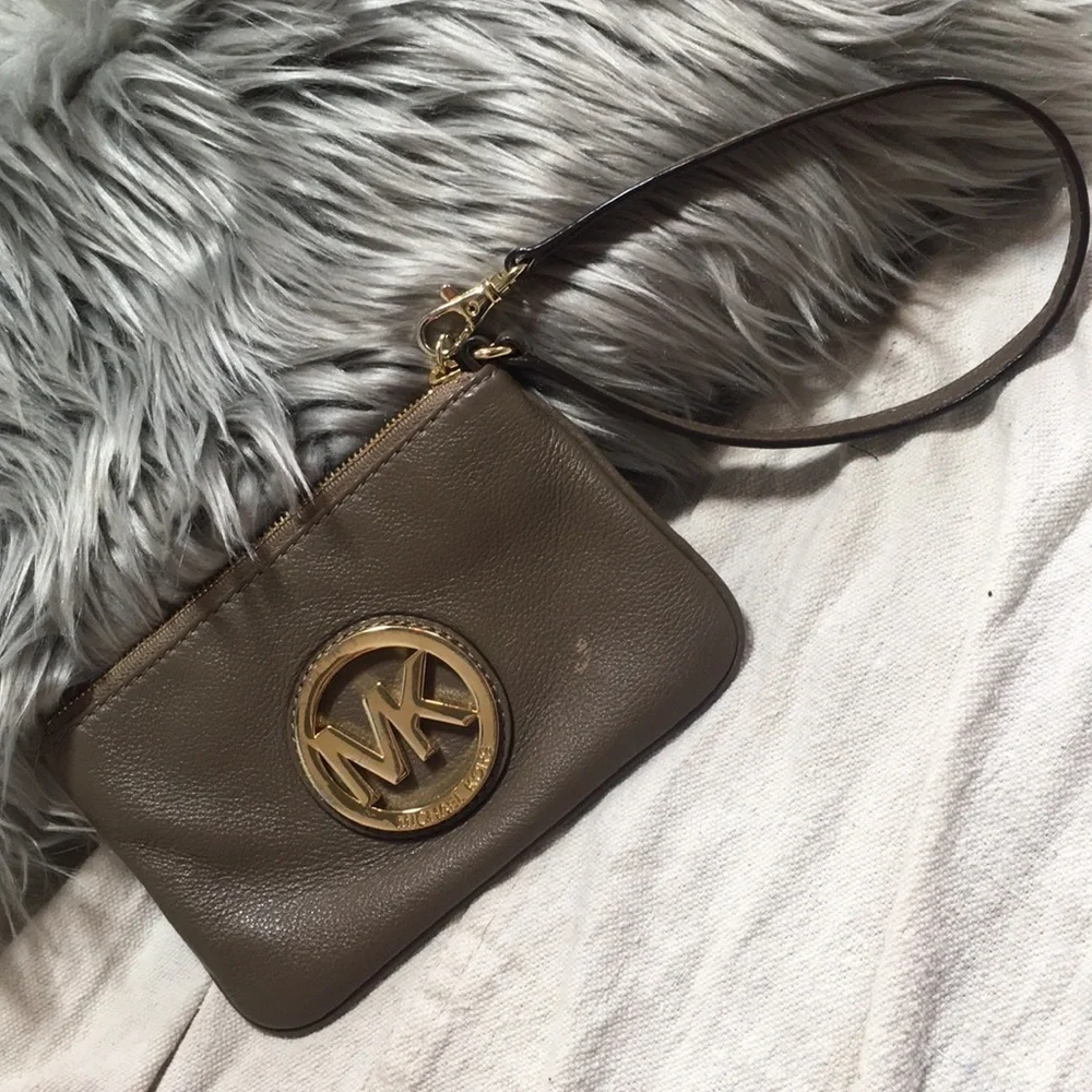 Michael Kors Fulton Wristlet